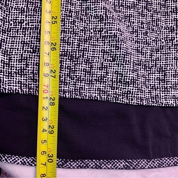 NEW Philosophy Sleeveless Top Medium Black White Pattern Solid Black Back Panel - Picture 15 of 15